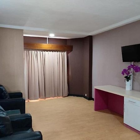 Collection O 1963 Hotel The New Benakutai Balikpapan Kültér fotó