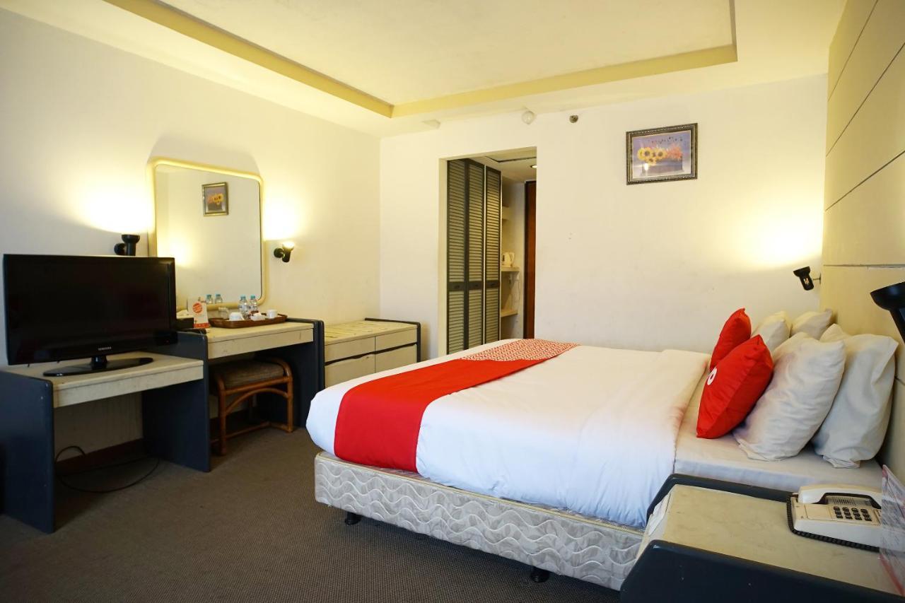 Collection O 1963 Hotel The New Benakutai Balikpapan Kültér fotó