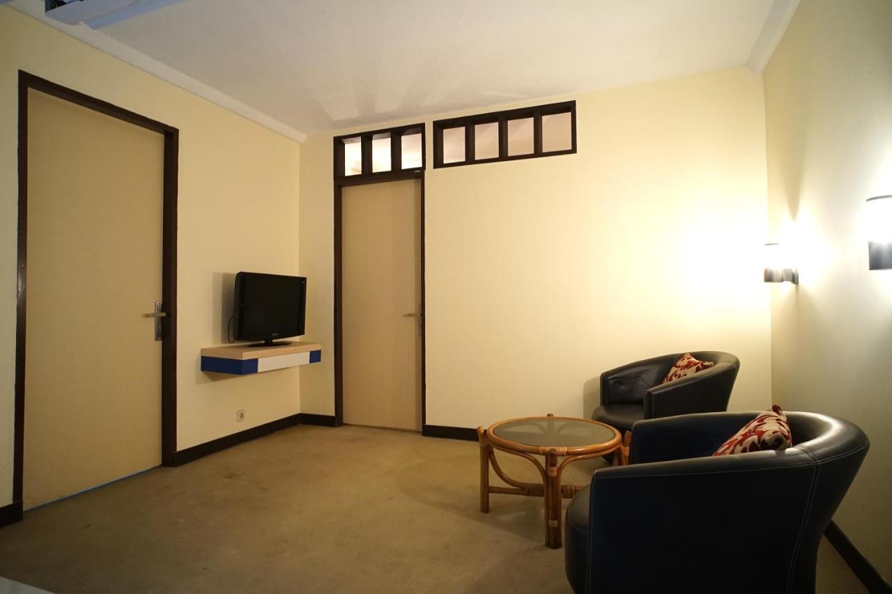 Collection O 1963 Hotel The New Benakutai Balikpapan Kültér fotó