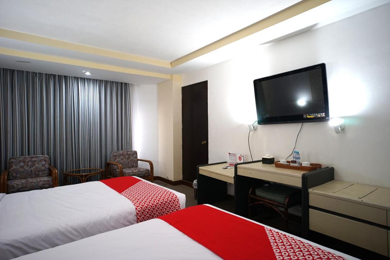 Collection O 1963 Hotel The New Benakutai Balikpapan Kültér fotó